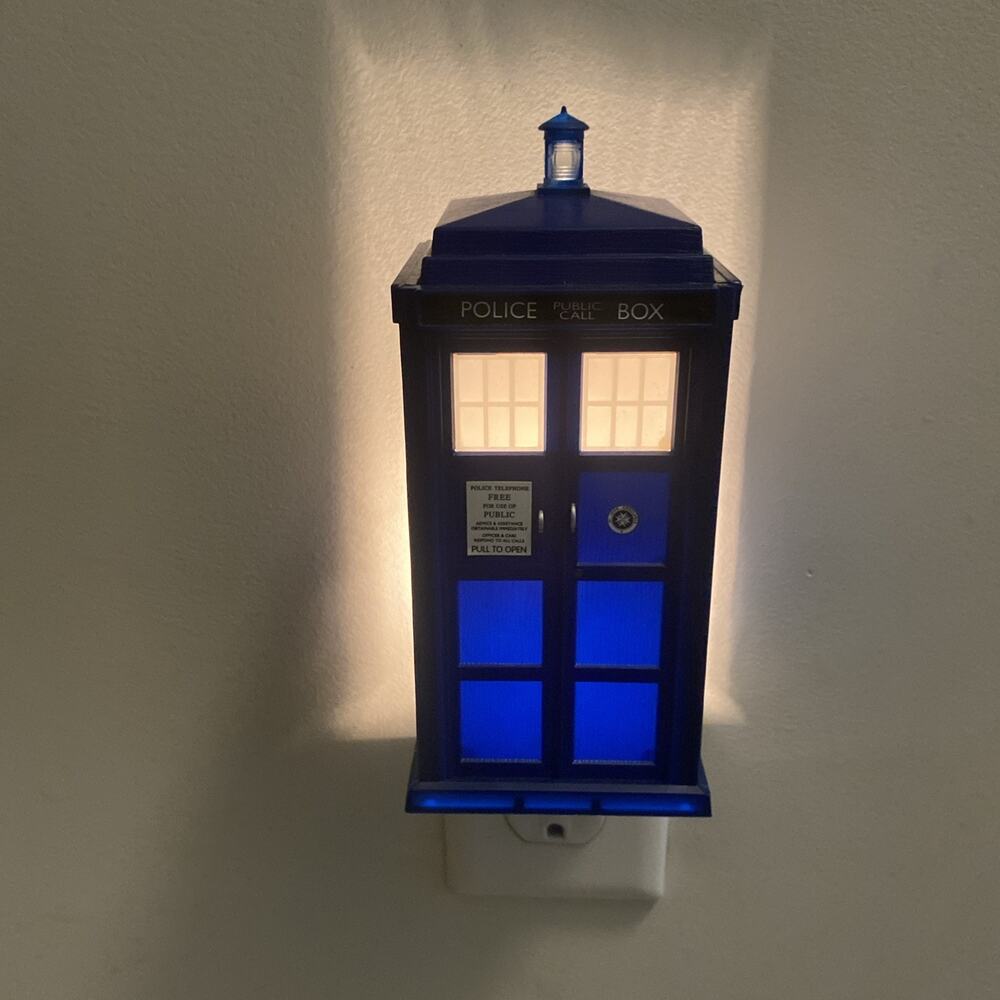 Doctor Who Tardis Box Phone Booth Night Light - Picture 5 of 7